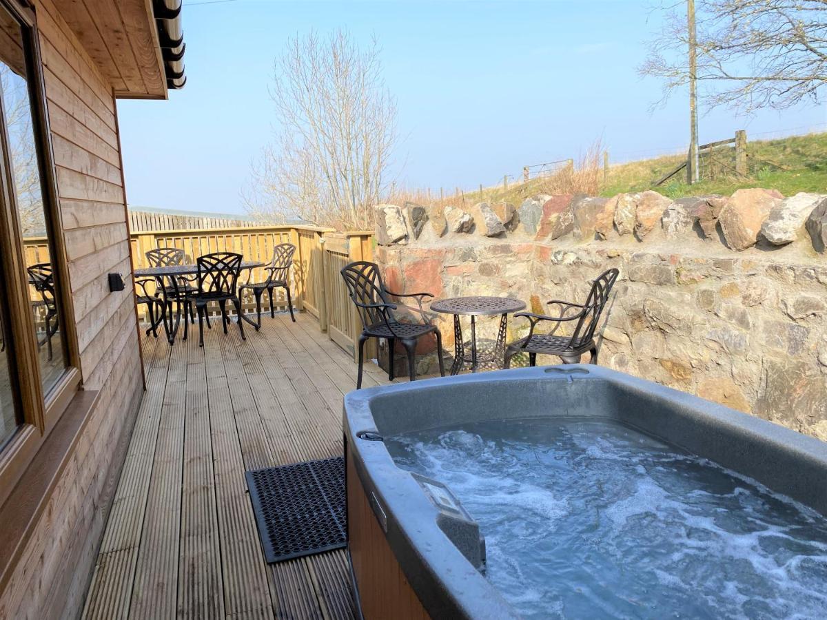 Partridge Lodge With Hot Tub Forgandenny Exterior foto